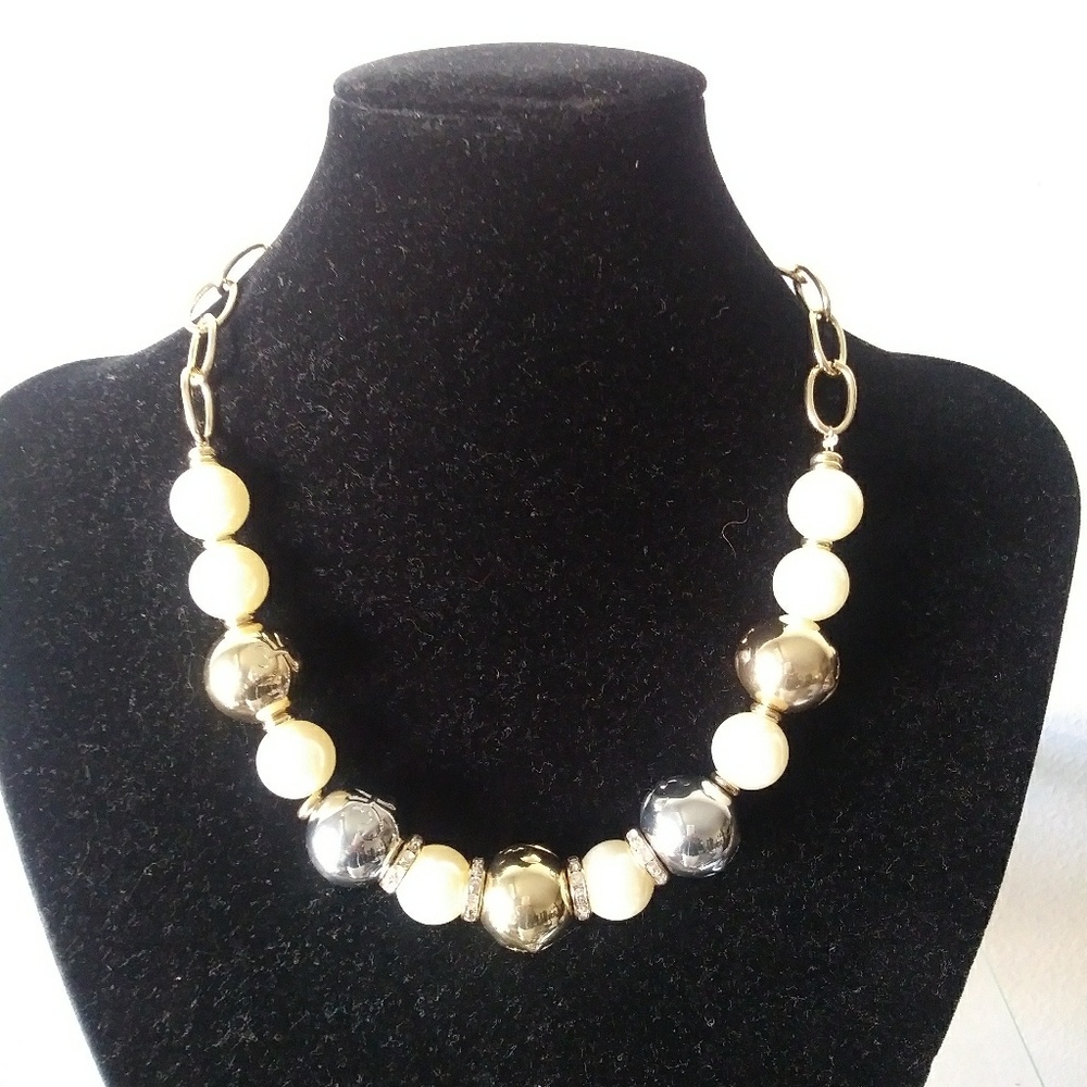 Tri-color beaded statement necklace-NWOT